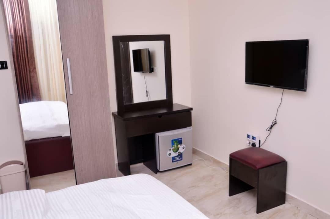 City Nest Hotel Ogombo 외부 사진