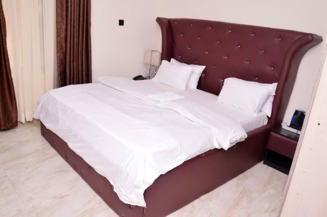 City Nest Hotel Ogombo 외부 사진